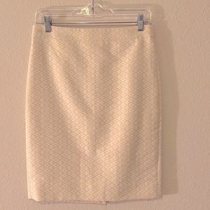 Jcrew pencil skirt in a cream design